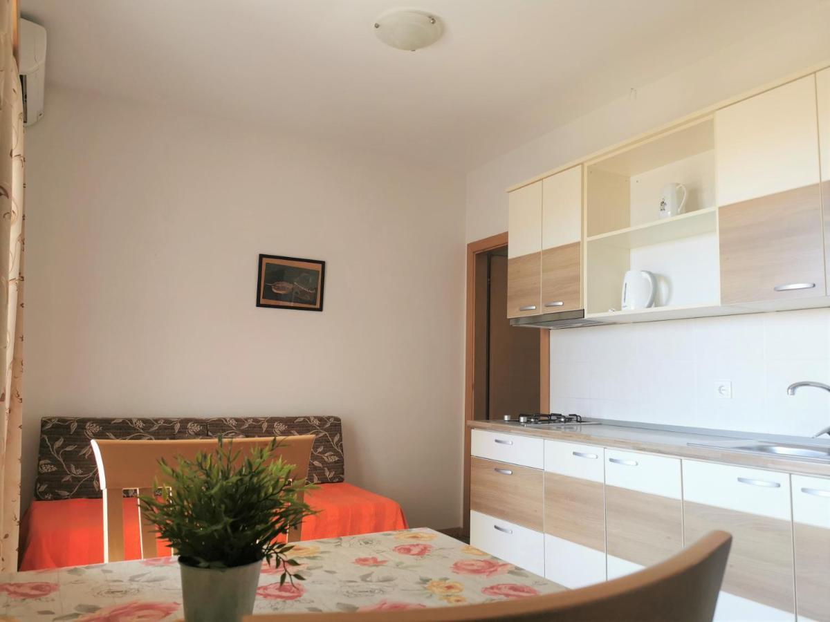 Apartment Lenka Ii *