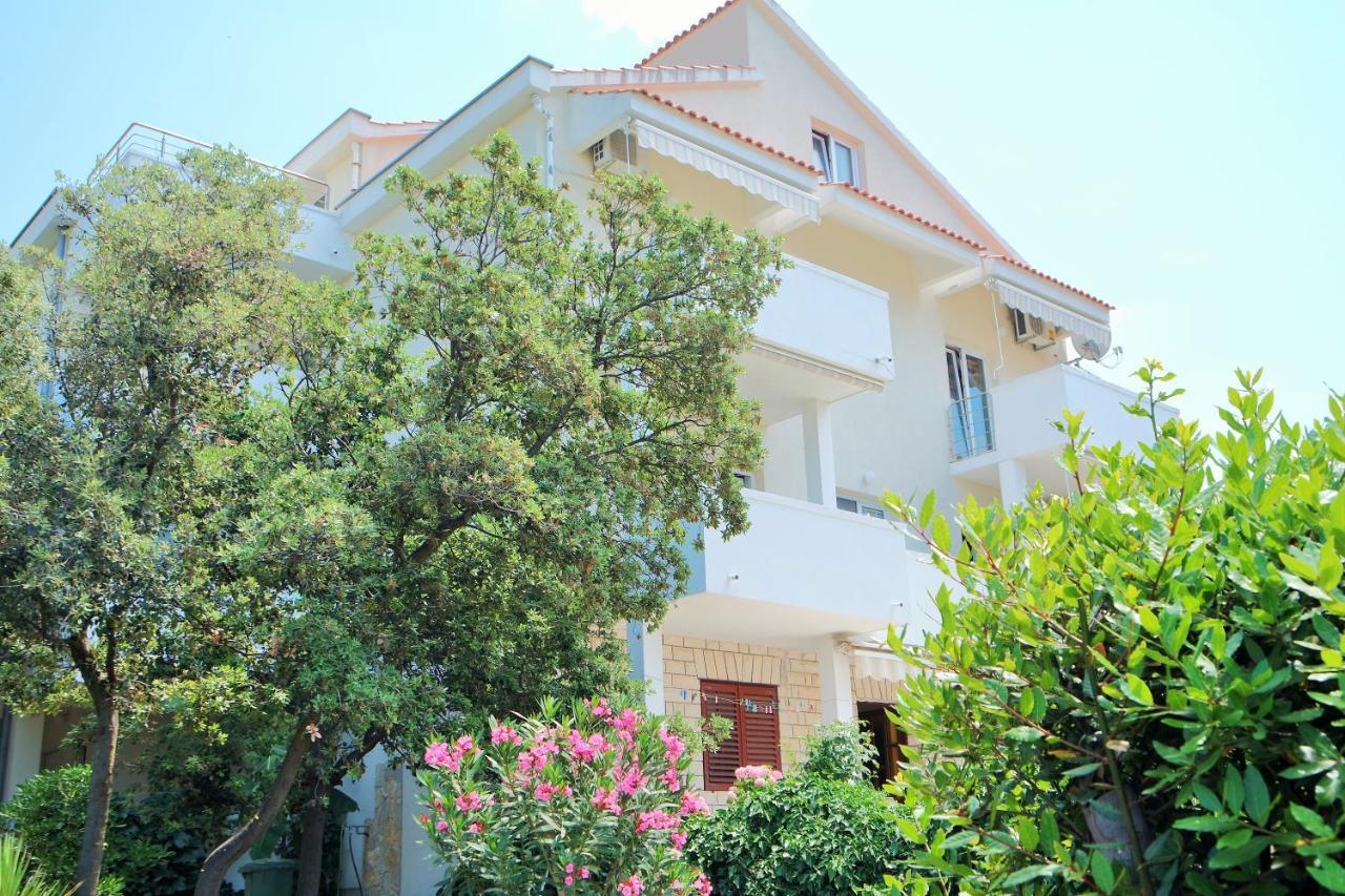 Lenka Ii Apartment Novalja