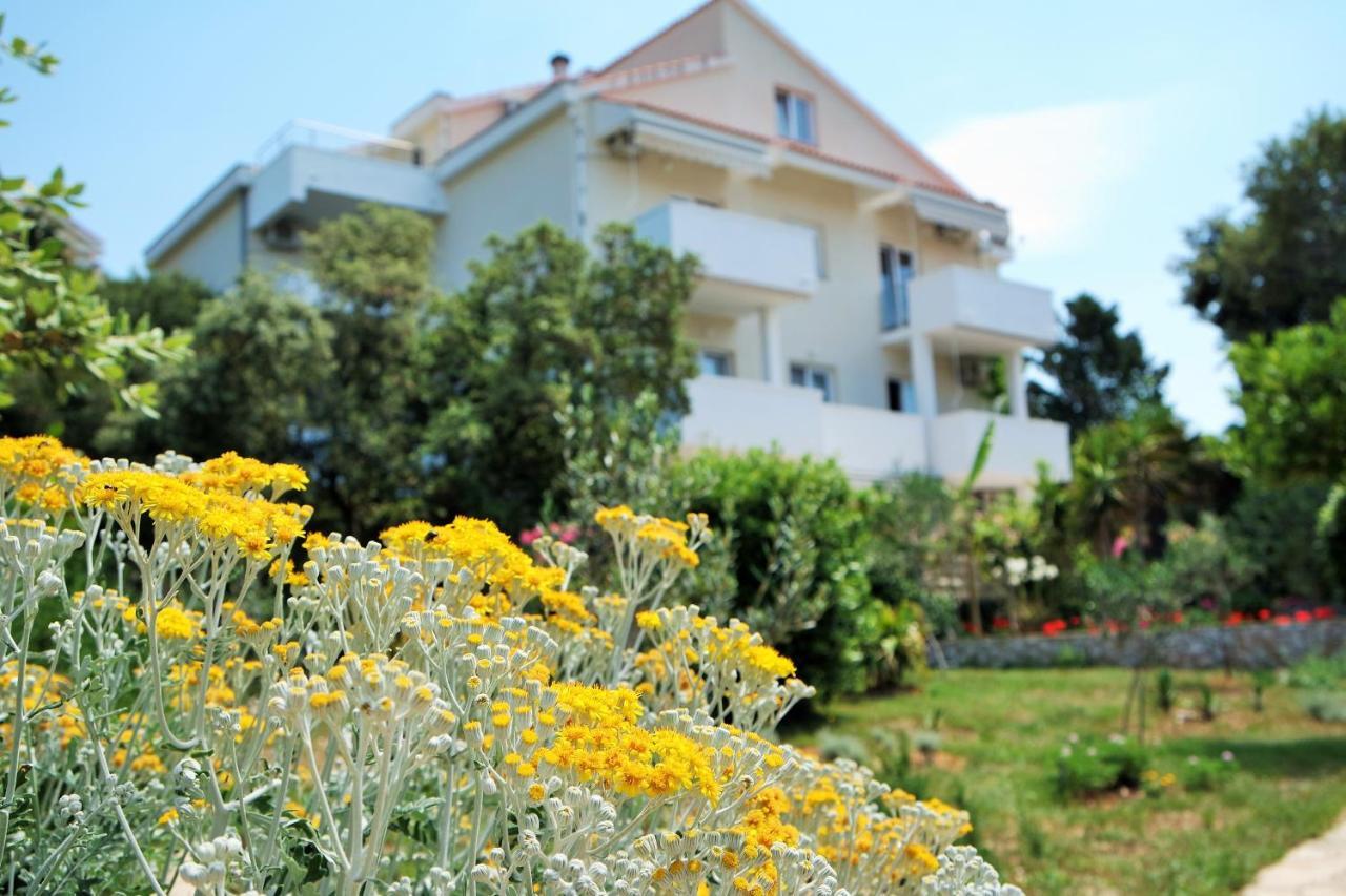 Lenka Ii Apartment Novalja