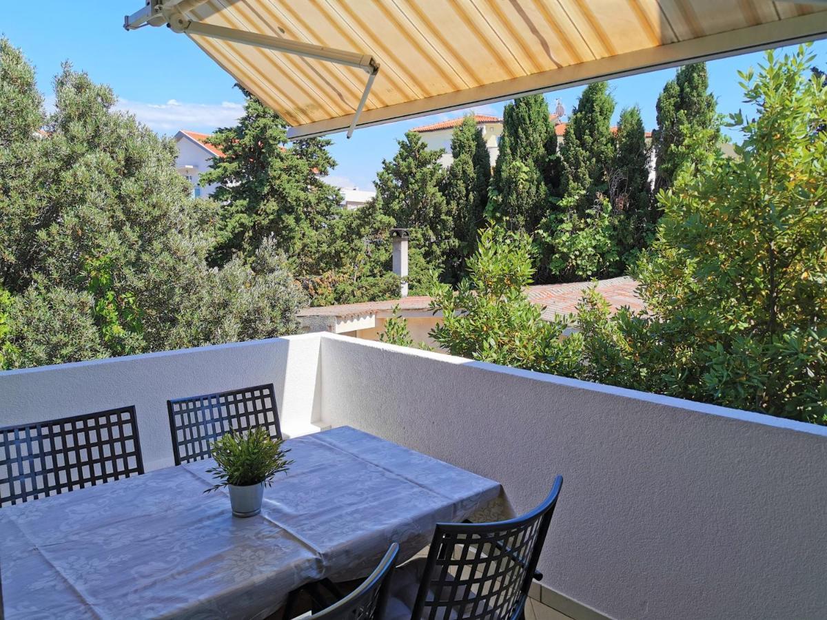 Lenka Ii Apartament Novalja