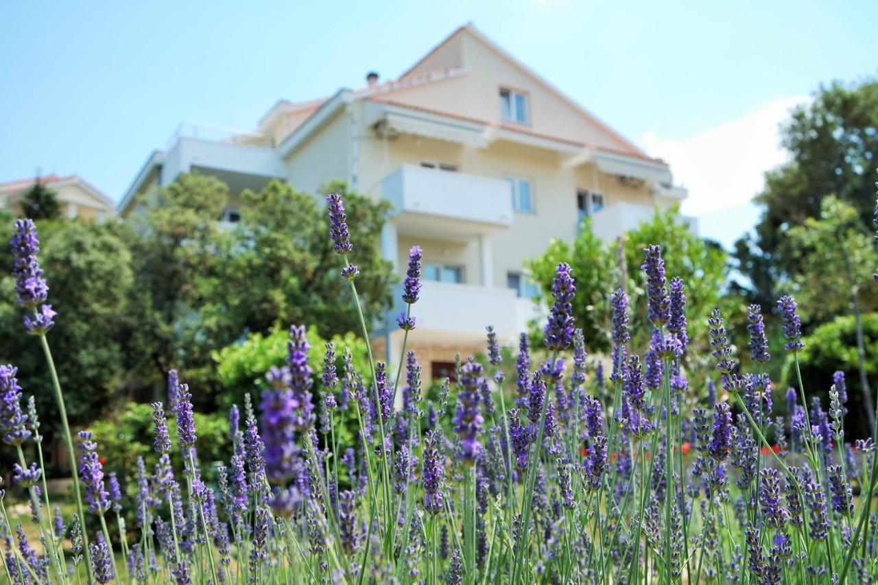 Lenka Ii Apartament Novalja